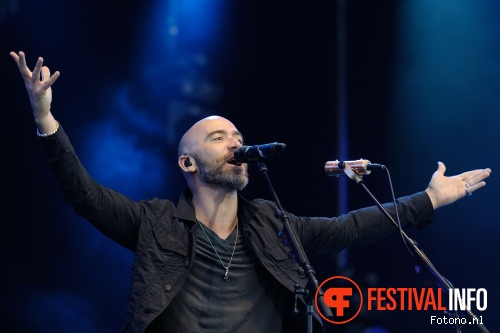 Ed Kowalczyk op Bospop 2015 - Zaterdag foto