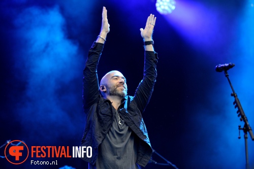 Ed Kowalczyk op Bospop 2015 - Zaterdag foto