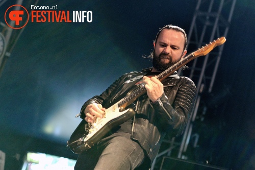 Dizzy Mizz Lizzy op Bospop 2015 - Zondag foto