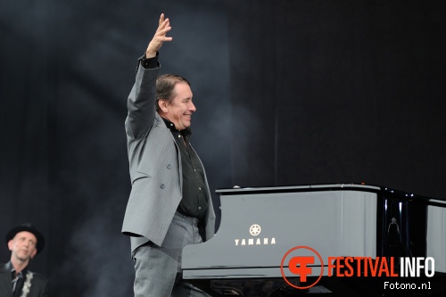 Jools Holland & His R&B Orchestra op Bospop 2015 - Zondag foto