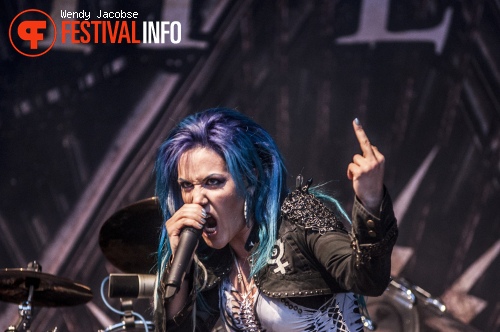 Arch Enemy op Dynamo MetalFest 2015 foto