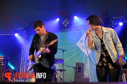 The Pains of Being Pure At Heart op Welcome To The Village 2015 - zaterdag foto