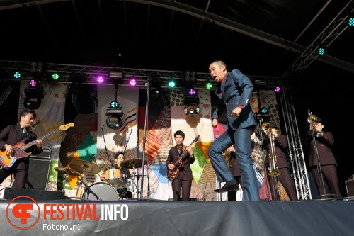 Osaka Monaurail op Welcome To The Village 2015 - zondag foto