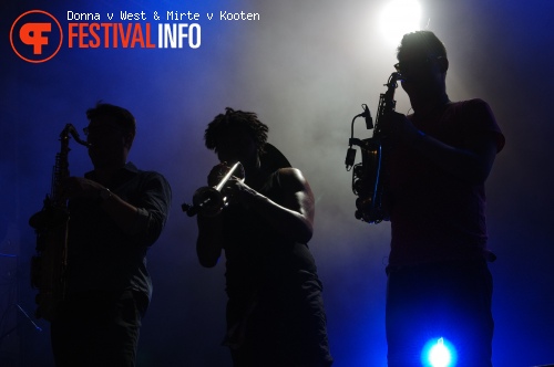 Typhoon op Sziget 2015 - Woensdag foto