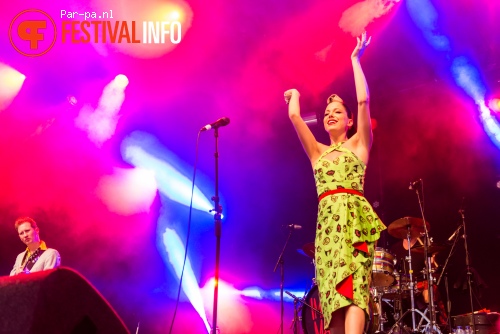 Imelda May op Lowlands 2015 - vrijdag foto