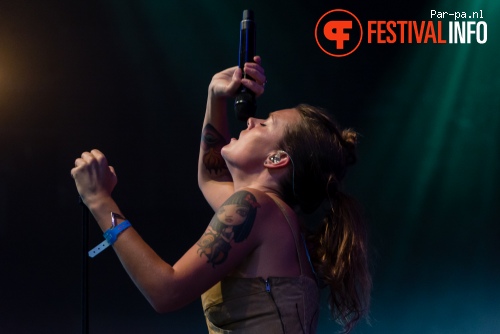 Tove Lo op Lowlands 2015 - vrijdag foto