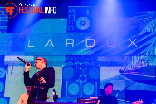 La Roux op Lowlands 2015 - vrijdag foto