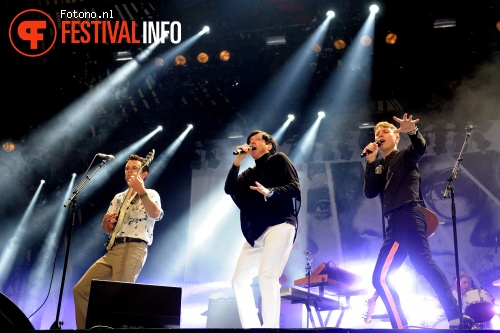 FFS (Franz Ferdinand & Sparks) op Lowlands 2015 - zaterdag foto