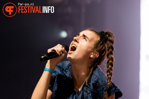 MØ op Lowlands 2015 - zaterdag foto