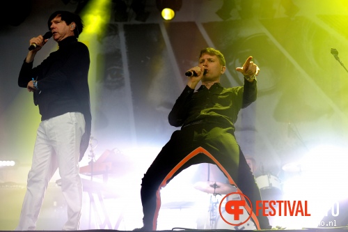 FFS (Franz Ferdinand & Sparks) op Lowlands 2015 - zaterdag foto