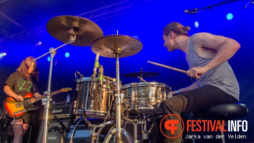 Blood Red Shoes op Nirwana Tuinfeest - Vrijdag foto