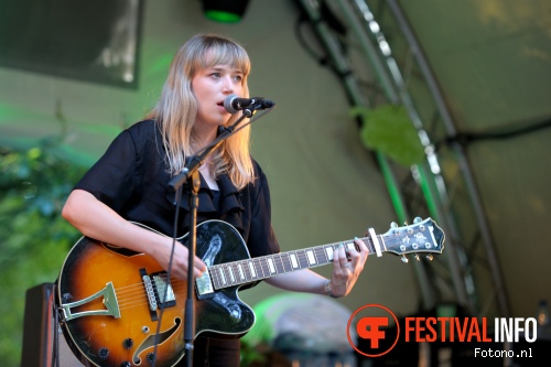 Hannah Lou Clark op Amsterdam Woods Festival 2015 - zaterdag foto
