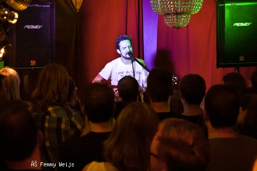 Frank Turner op Frank Turner - 11/09 - Backstage Hotel foto
