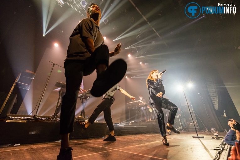 Christine And The Queens op Christine and the Queens - 05/10 - Melkweg foto