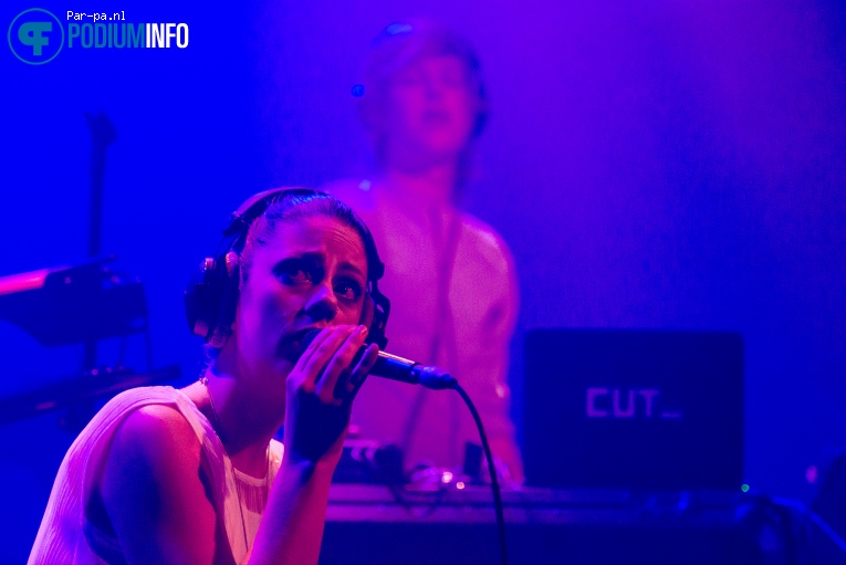 CUT_ op Christine and the Queens - 05/10 - Melkweg foto