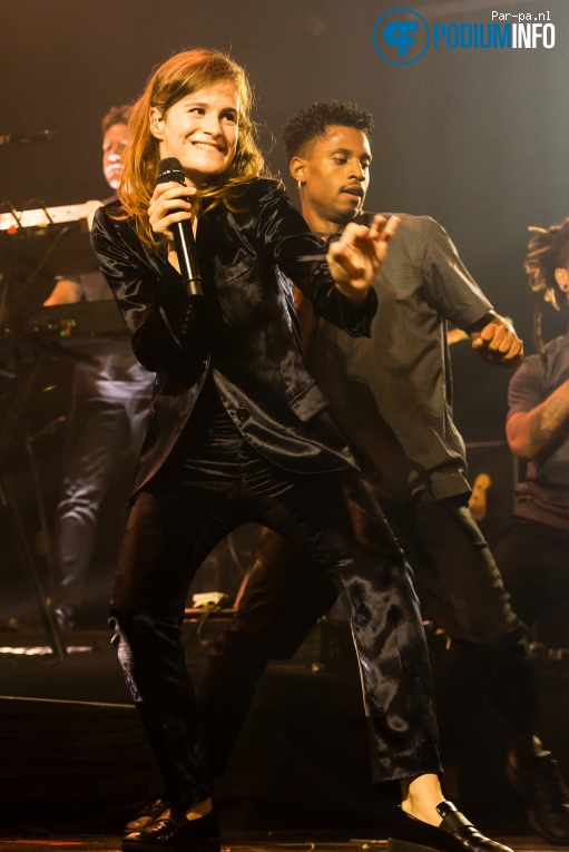 Christine And The Queens op Christine and the Queens - 05/10 - Melkweg foto