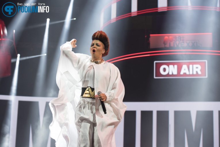 Eva Simons op 538LIVE XXL 2015 foto