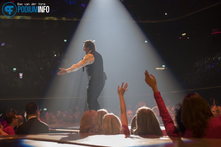 Foto Marco Borsato op Symphonica in Rosso met Marco Borsato - 23/10 - Ziggo Dome