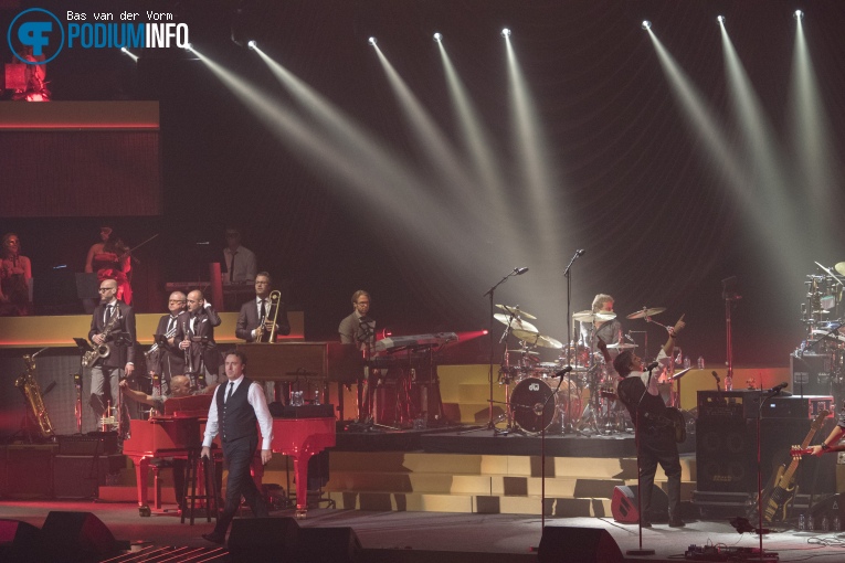 Foto Marco Borsato op Symphonica in Rosso met Marco Borsato - 23/10 - Ziggo Dome