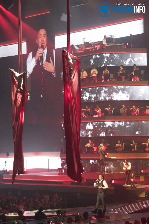Marco Borsato op Symphonica in Rosso met Marco Borsato - 23/10 - Ziggo Dome foto