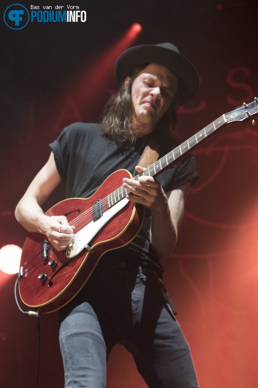 James Bay op James Bay - 23/10 - Heineken Music Hall foto