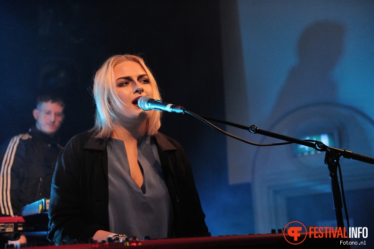 Låpsley op London Calling 2015 #2 - zaterdag foto