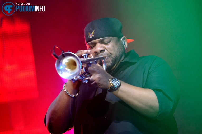 Dave Matthews Band op Dave Matthews Band - 2/11 - HMH foto