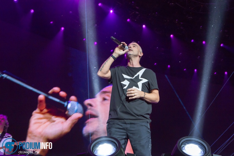 Eros Ramazzotti op Eros Ramazzotti - 03/11 - Ziggo Dome foto