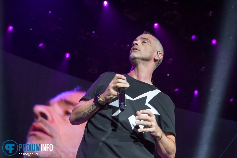 Eros Ramazzotti op Eros Ramazzotti - 03/11 - Ziggo Dome foto