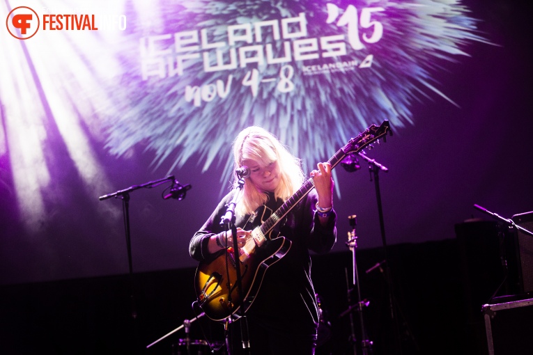 Anna B Savage op Iceland Airwaves 2015 foto