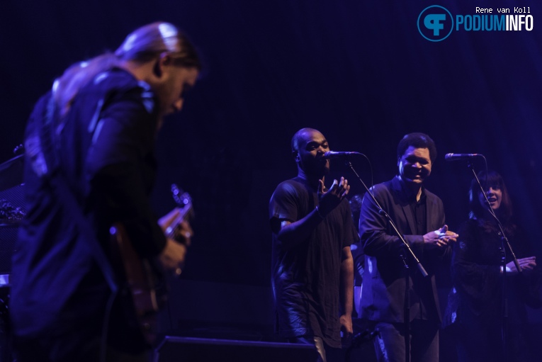 Tedeschi Trucks Band op Tedeschi Trucks Band - 17/11 - TivoliVredenburg foto
