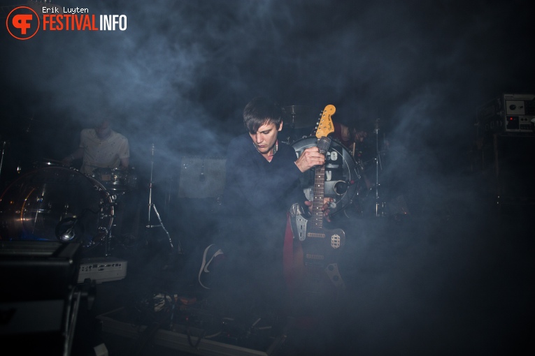 A Place To Bury Strangers op Le Guess Who? 2015 - Vrijdag foto