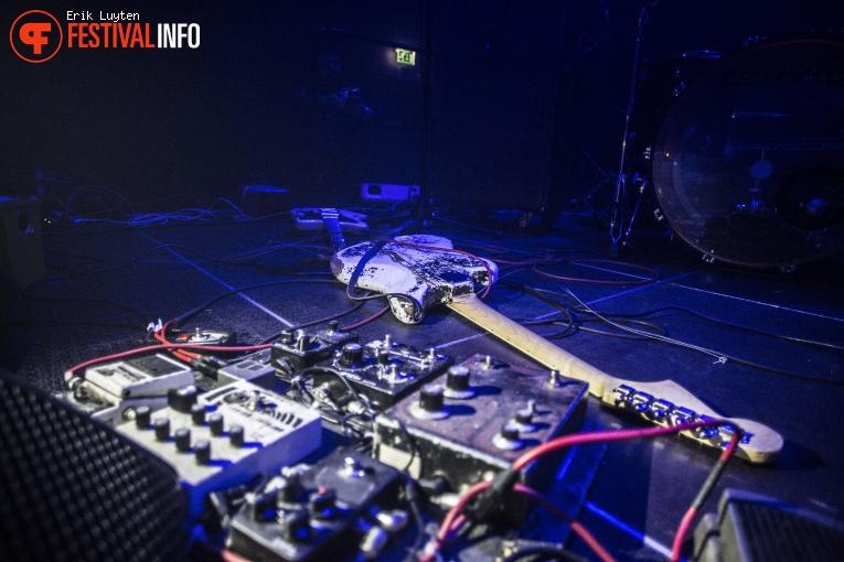 A Place To Bury Strangers op Le Guess Who? 2015 - Vrijdag foto