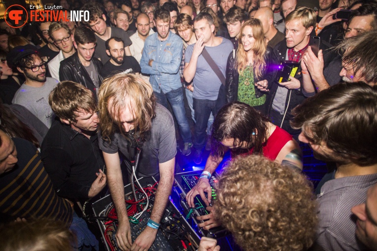 A Place to Bury Strangers op Le Guess Who? 2015 - Vrijdag foto