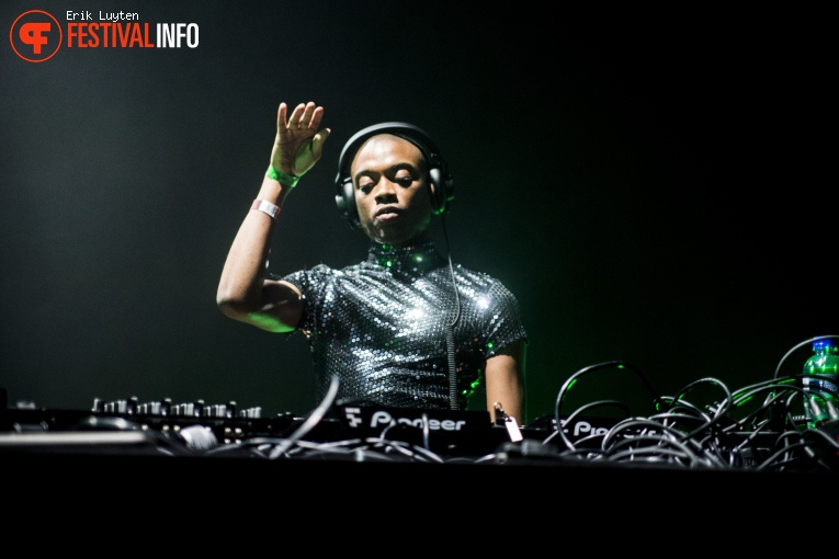 Lotic op Le Guess Who? 2015 - Zaterdag foto