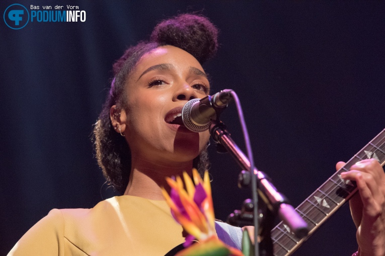 Lianne La Havas op Lianne La Havas - 27/11 - TivoliVredenburg foto