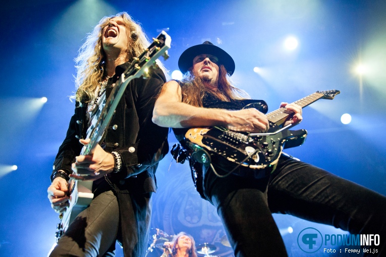 Whitesnake op Whitesnake - 2/12 - TivoliVredenburg foto