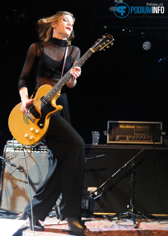 Trixie Whitley op Trixie Whitley - 08/12 - Tolhuistun foto