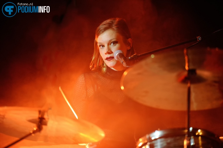 Trixie Whitley op Trixie Whitley - 08/12 - Tolhuistun foto