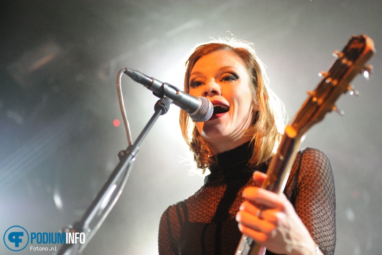 Trixie Whitley op Trixie Whitley - 08/12 - Tolhuistun foto