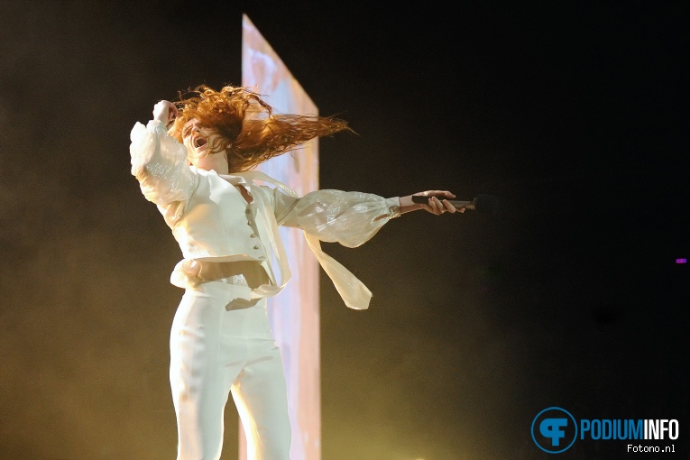 Florence + The Machine op Florence + The Machine - 10/12 - Ziggo Dome foto