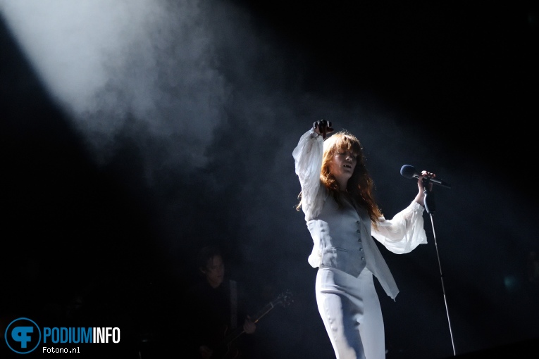 Florence + The Machine op Florence + The Machine - 10/12 - Ziggo Dome foto