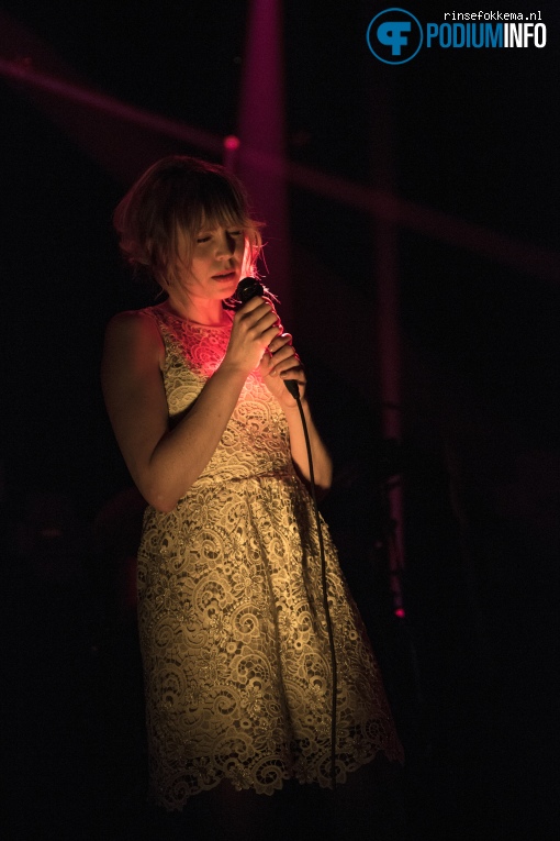 Janne Schra op Janne Schra - 10/12 - TivoliVredenburg foto