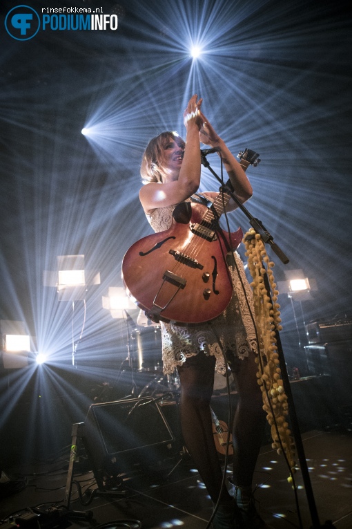 Foto Janne Schra op Janne Schra - 10/12 - TivoliVredenburg