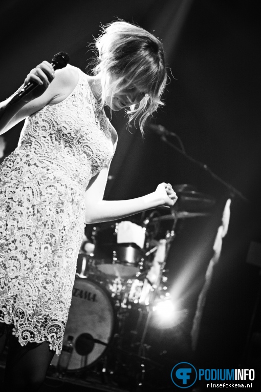 Foto Janne Schra op Janne Schra - 10/12 - TivoliVredenburg