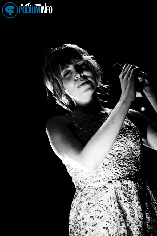 Foto Janne Schra op Janne Schra - 10/12 - TivoliVredenburg