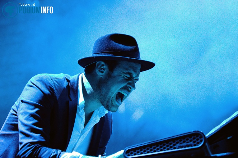 Until The Ribbon Breaks op Faithless - 13/12 - Ziggo Dome foto
