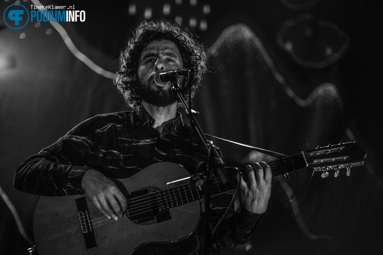 José González op Jose Gonzalez - 10/12 - TivoliVredenburg foto