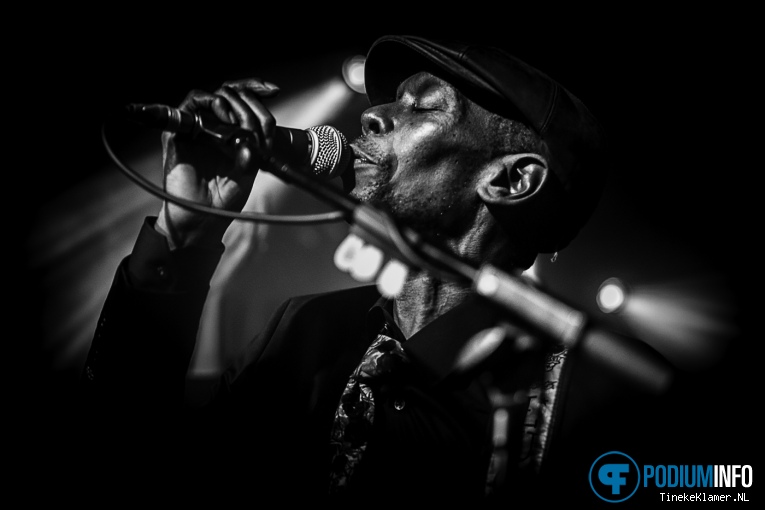 Maxi Jazz & The E-Type Boys op Maxi Jazz & The E-Type Boys - 16/12 - Bitterzoet foto