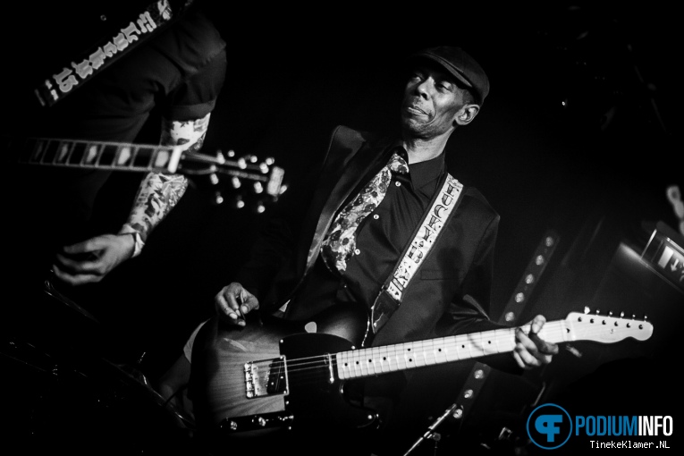 Maxi Jazz & The E-Type Boys op Maxi Jazz & The E-Type Boys - 16/12 - Bitterzoet foto